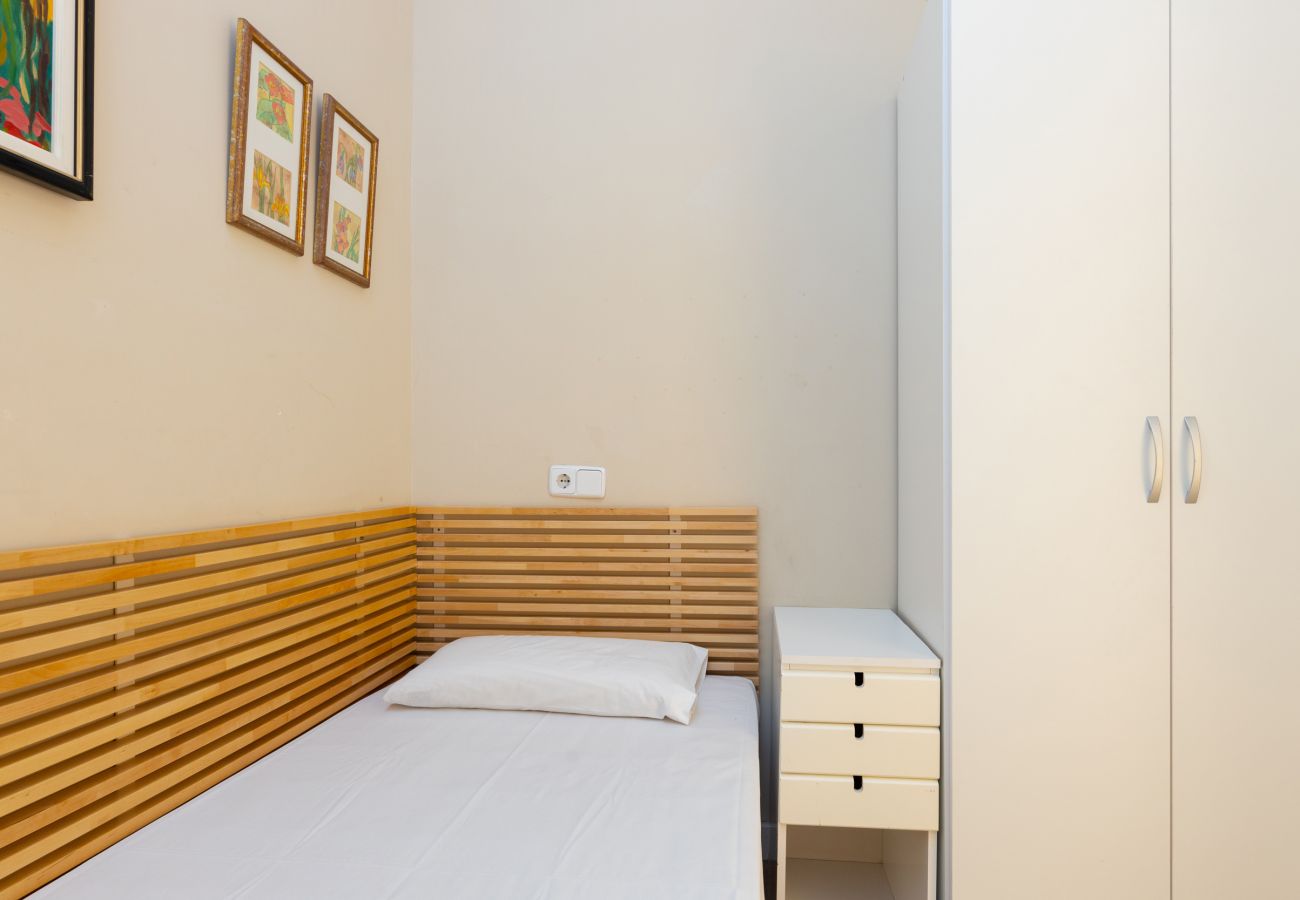 Appartement in Barcelona - CALABRIA, piso amplio ideal familias o grupos en Eixample, Barcelona centro