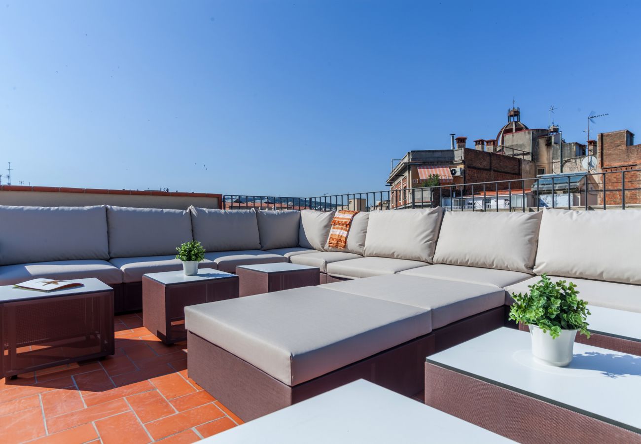 Appartement in Barcelona - Family DELUXE amplio piso con terraza y piscina en Barcelona centro