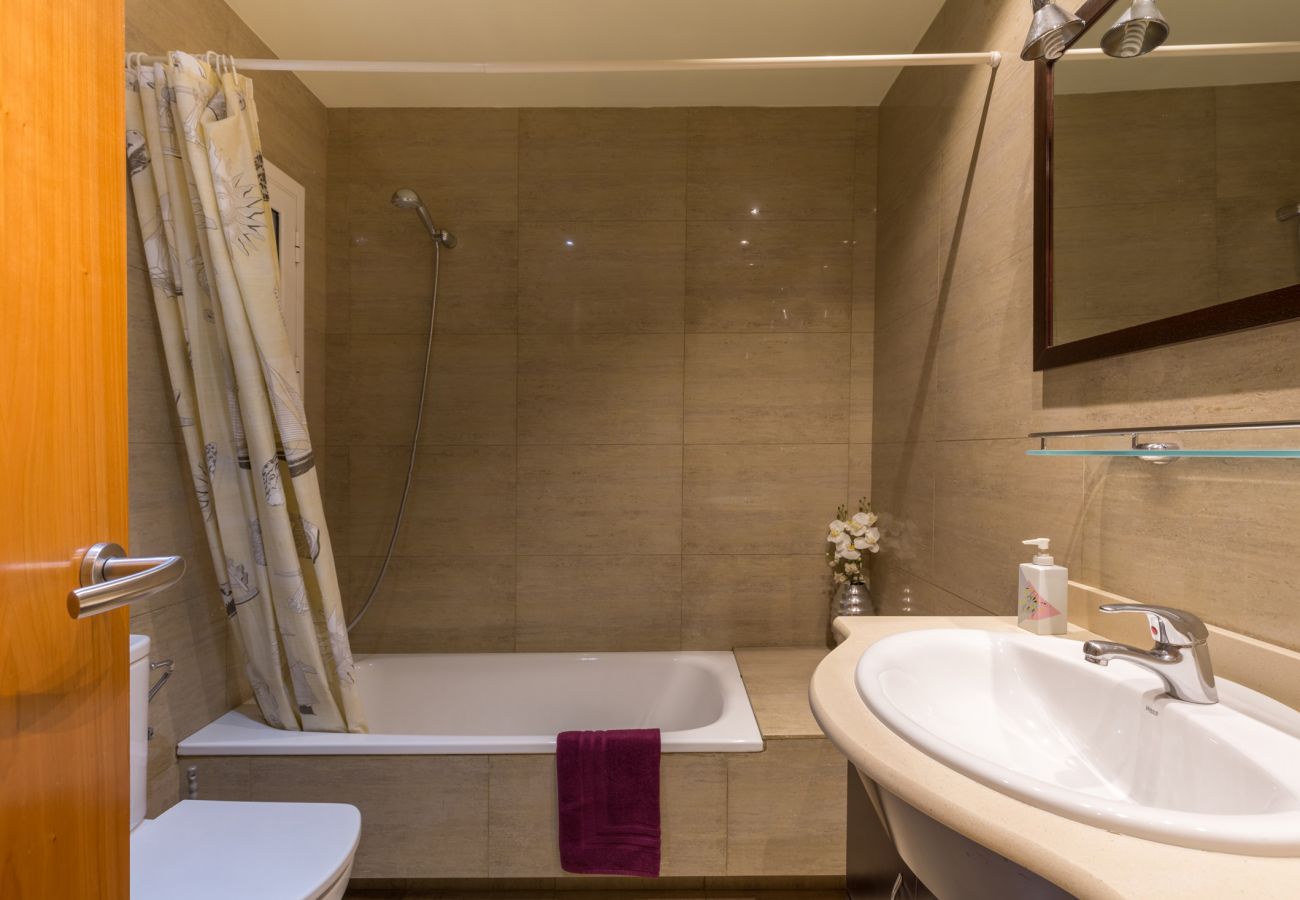 Appartement in Barcelona - MARQUES, moderno piso renovado de 4 dormitorios en alquiler por días en Barcelona centro, Eixample, Sant Antoni.