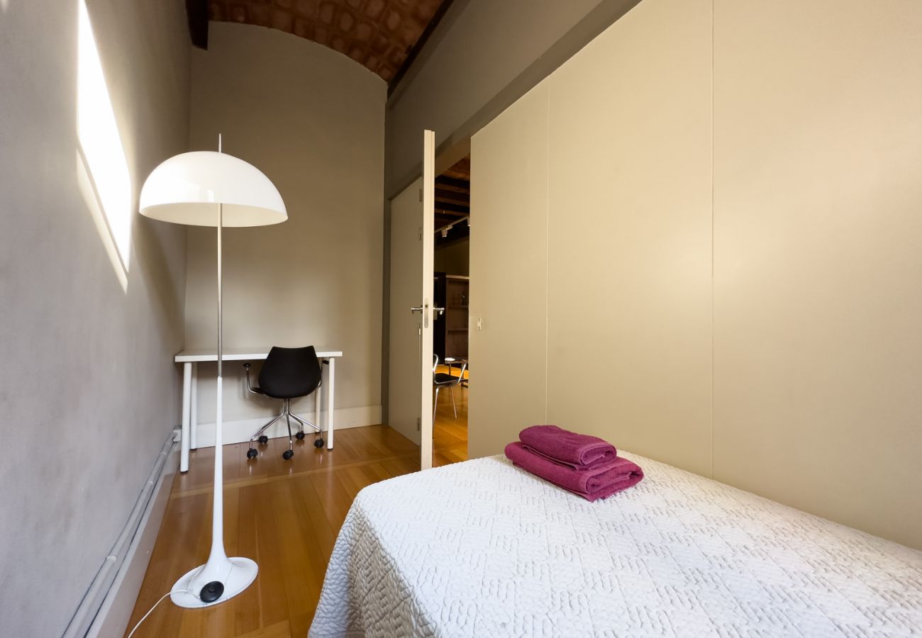 Appartement in Barcelona - GRACIA DREAM, piso turístico  restaurado de diseño en Gràcia, Barcelona centro