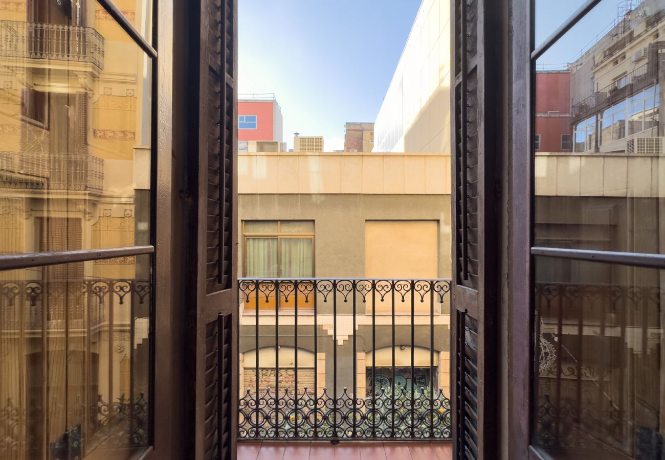 Appartement in Barcelona - GRACIA DREAM, piso turístico  restaurado de diseño en Gràcia, Barcelona centro