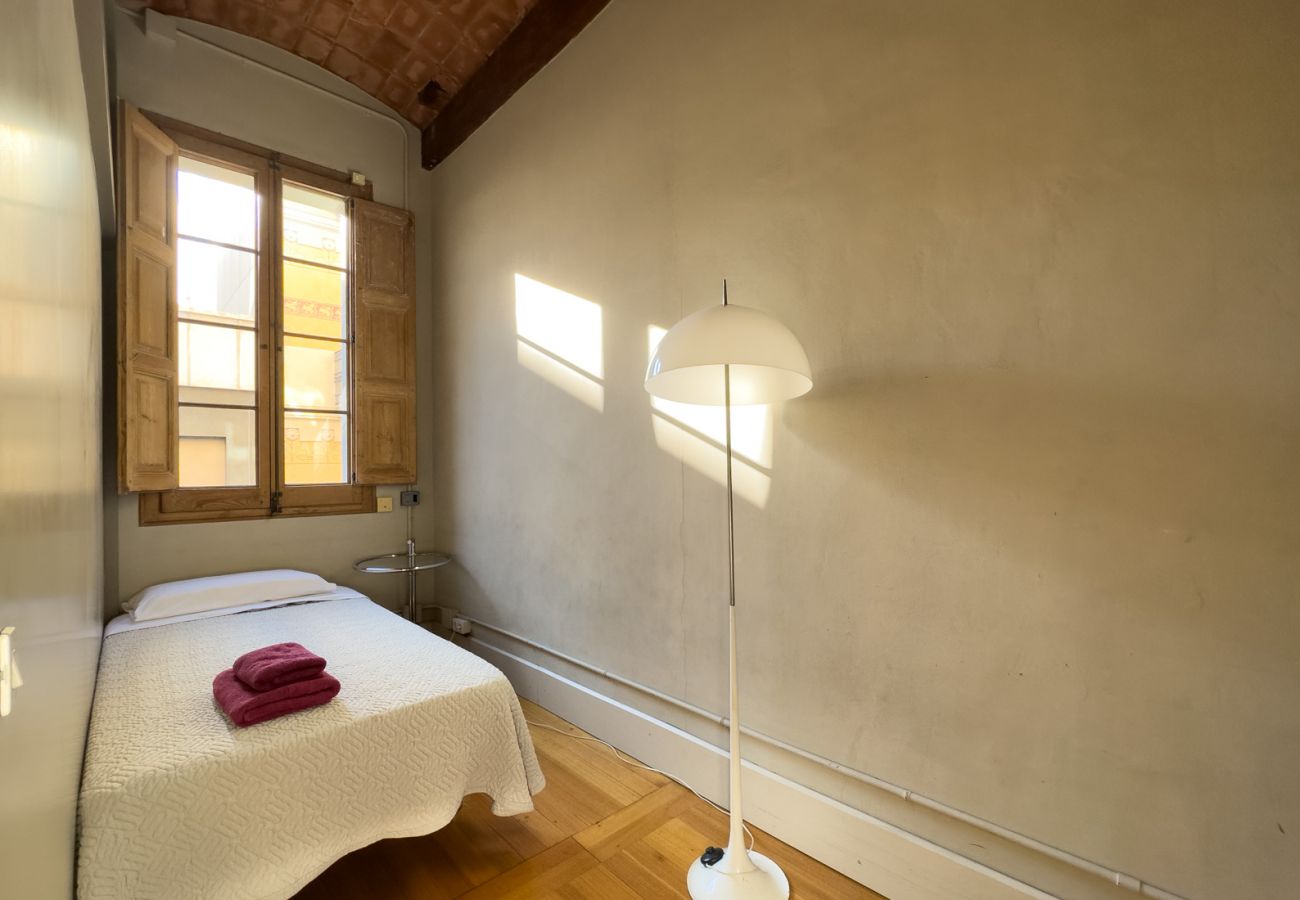 Appartement in Barcelona - GRACIA DREAM, piso turístico  restaurado de diseño en Gràcia, Barcelona centro