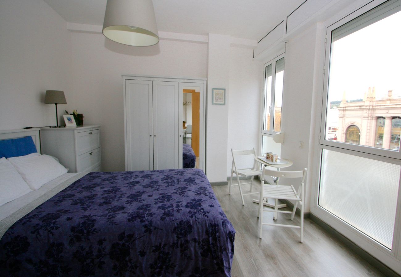 Appartement in Barcelona - PLAZA ESPAÑA DELUXE & FIRA, piso en alquiler por días muy bonito y luminoso, vistas a Plaza España, Barcelona.
