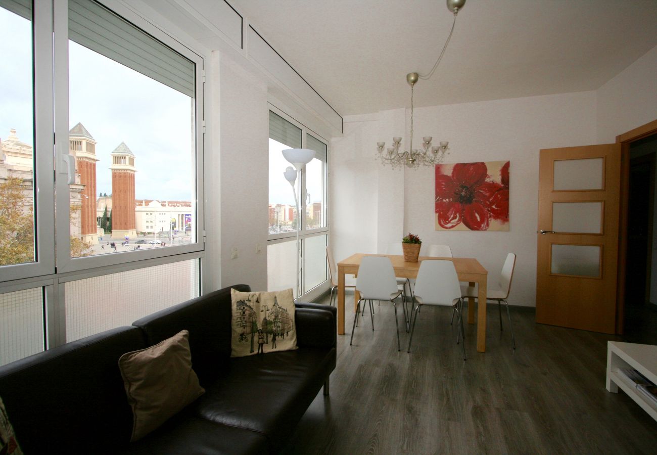 Appartement in Barcelona - PLAZA ESPAÑA DELUXE & FIRA, piso en alquiler por días muy bonito y luminoso, vistas a Plaza España, Barcelona.
