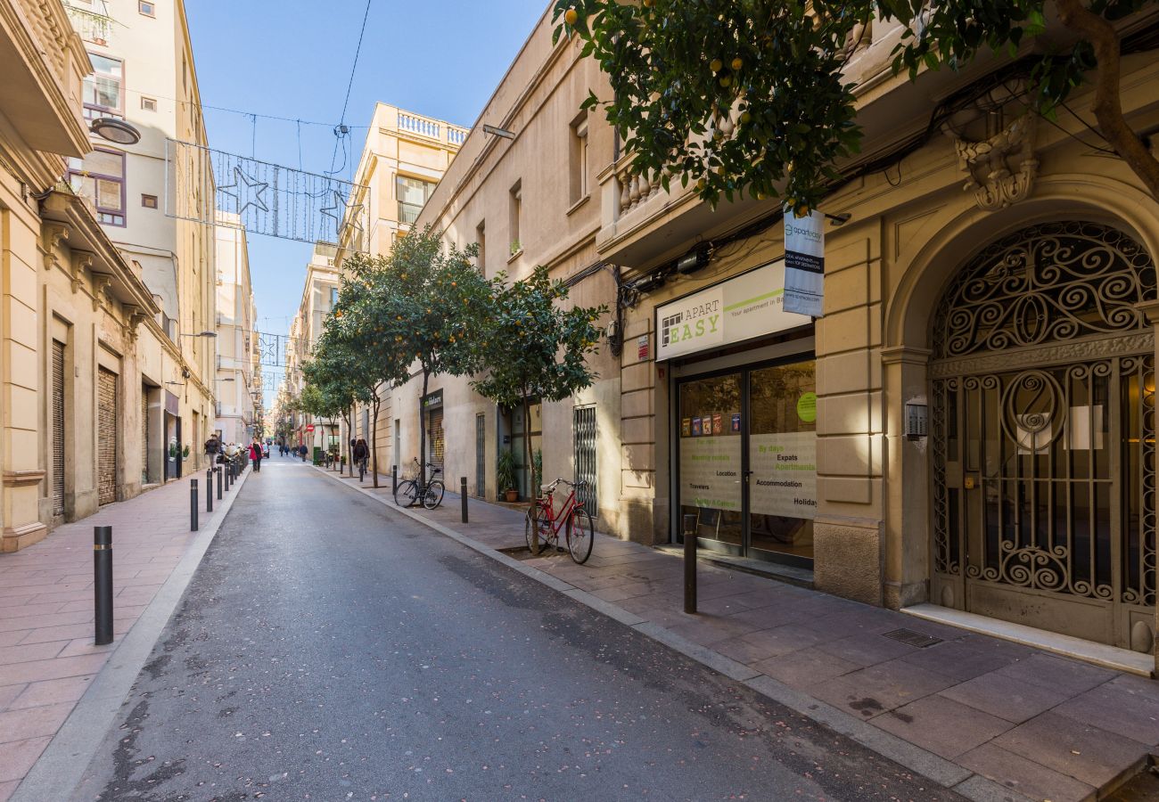 Appartement in Barcelona - Estudio en alquiler luminoso, tranquilo y muy bien situado en Gracia, Barcelona centro