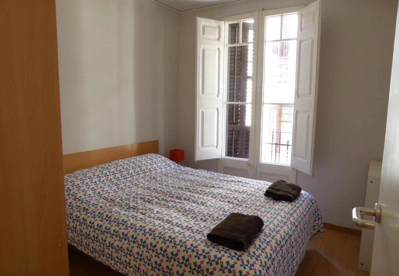 Appartement in Barcelona - Bonito piso en alquiler por días en Gracia, Barcelona centro. Luminoso, tranquilo y bien situado.