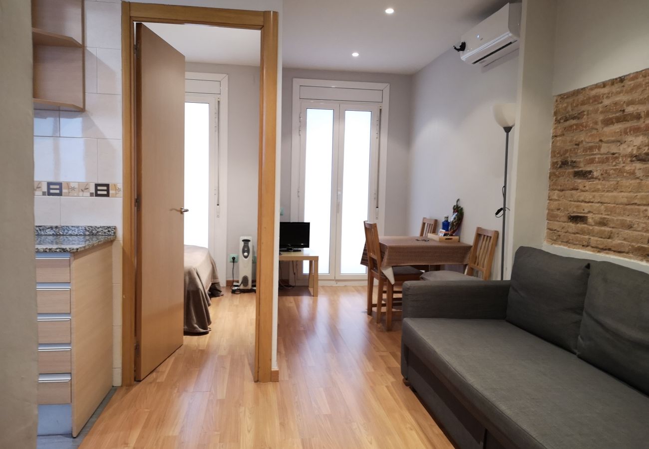 Appartement in Barcelona - Piso bonito, restaurado en alquiler con patio terraza en Gracia, Barcelona centro