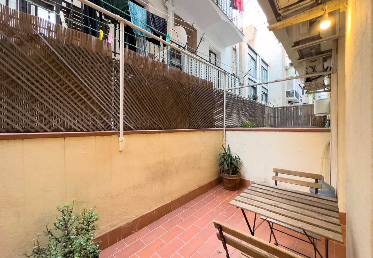Appartement in Barcelona - Piso bonito, restaurado en alquiler con patio terraza en Gracia, Barcelona centro