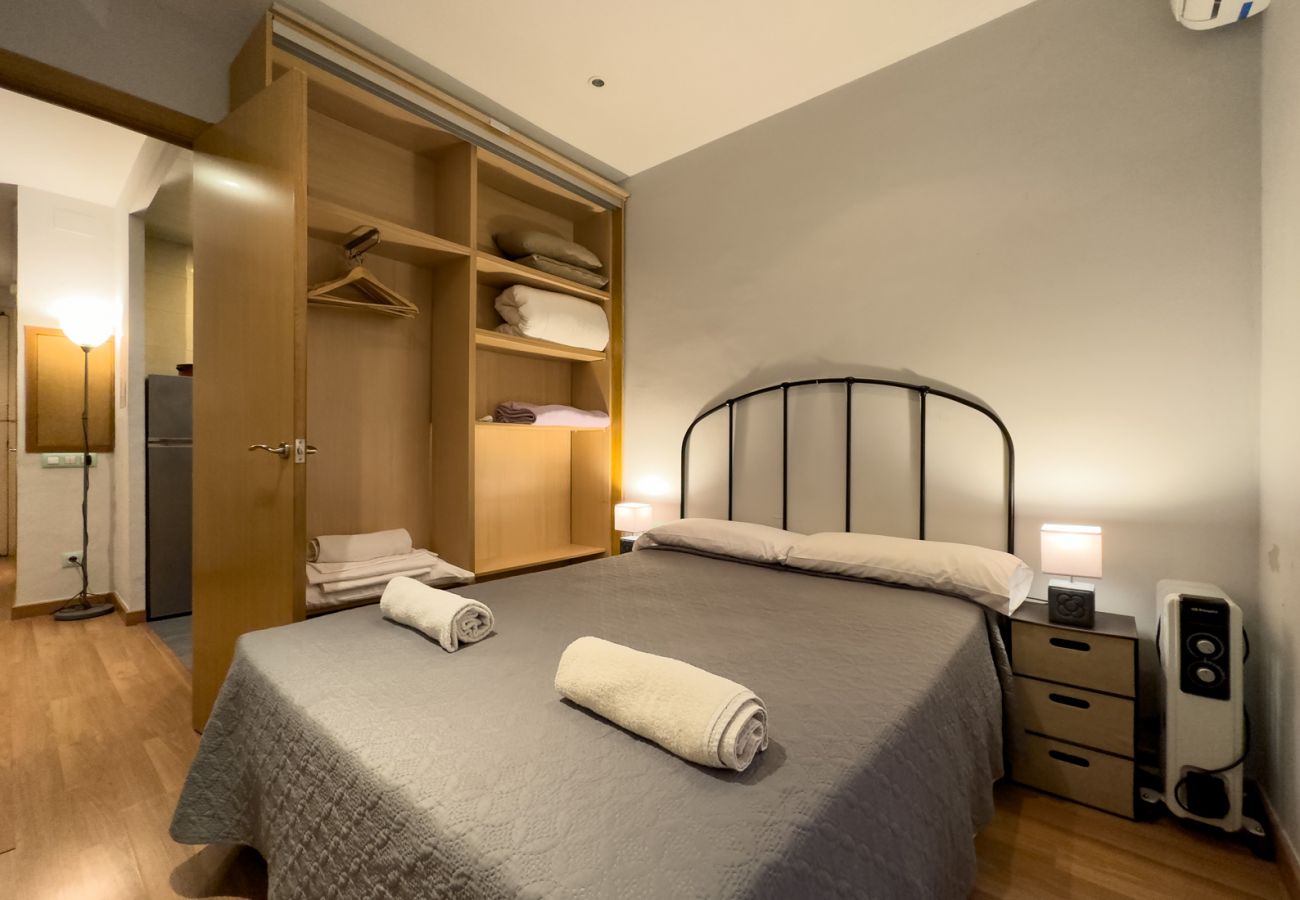 Appartement in Barcelona - Piso bonito, restaurado en alquiler con patio terraza en Gracia, Barcelona centro