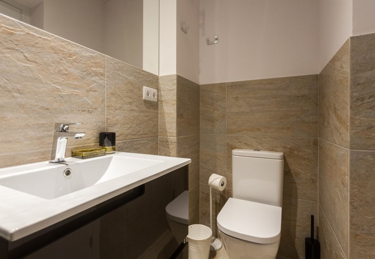 Appartement in Valencia - CENTER-2BR, 2BA-ATTIC-TERRACE,VIEW, WI-FI, A/C 