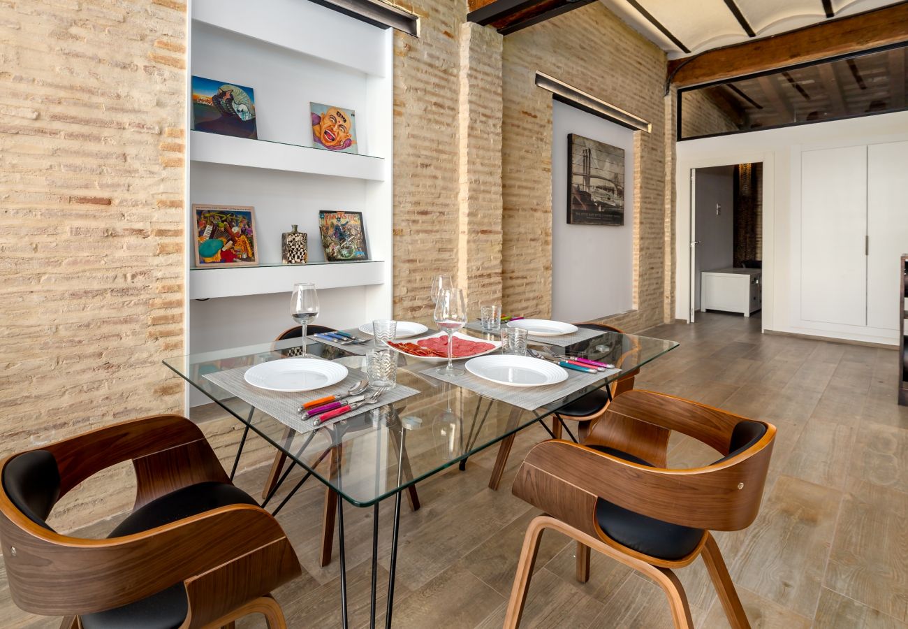 Appartement in Valencia - CENTER-Luxurious 1BR, 1BA-Terrace, WI-FI, A/C 