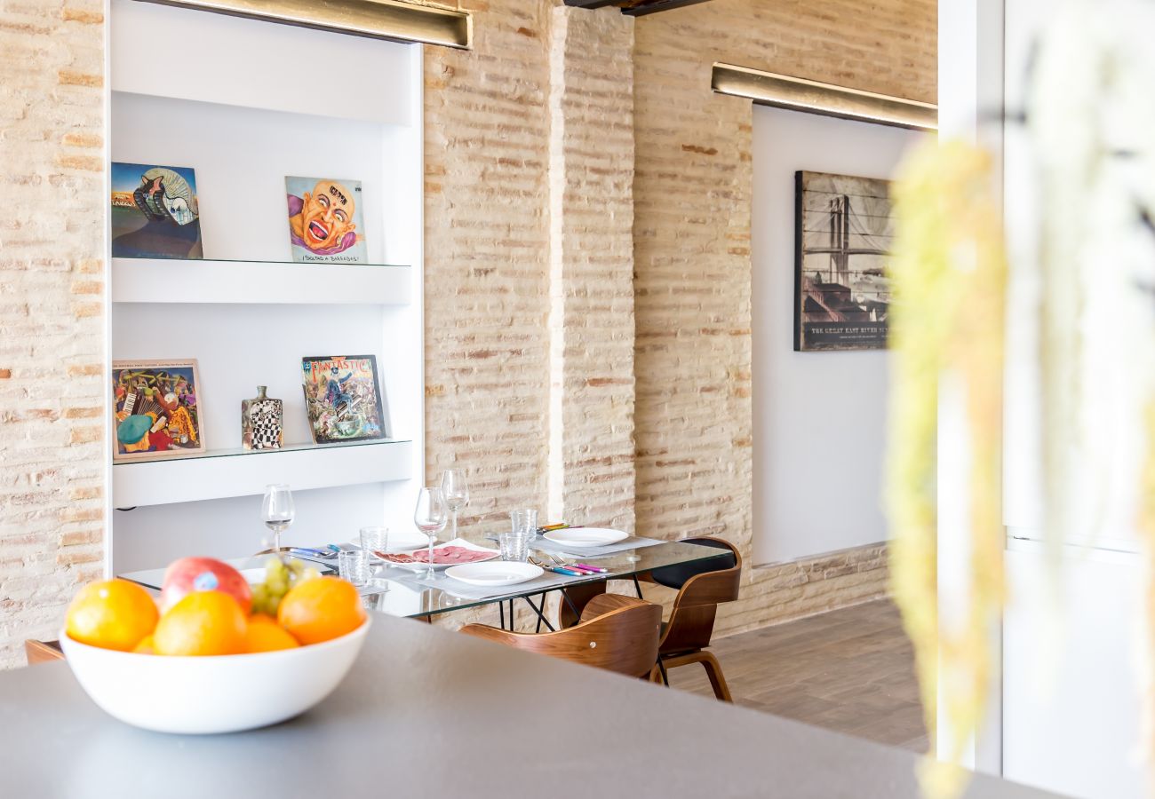 Appartement in Valencia - CENTER-Luxurious 1BR, 1BA-Terrace, WI-FI, A/C 