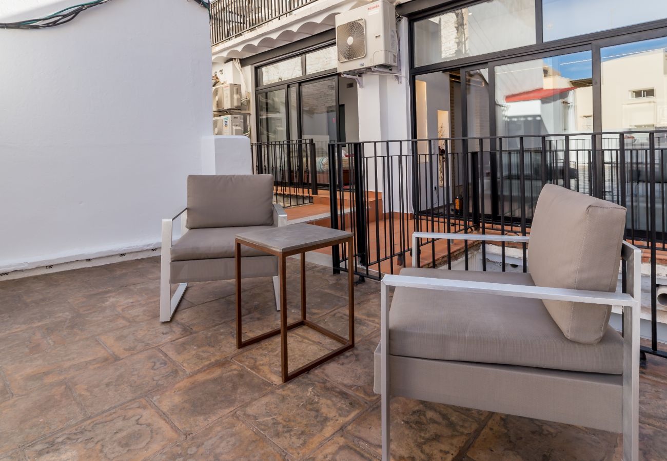 Appartement in Valencia - CENTER-Luxurious 1BR, 1BA-Terrace, WI-FI, A/C 