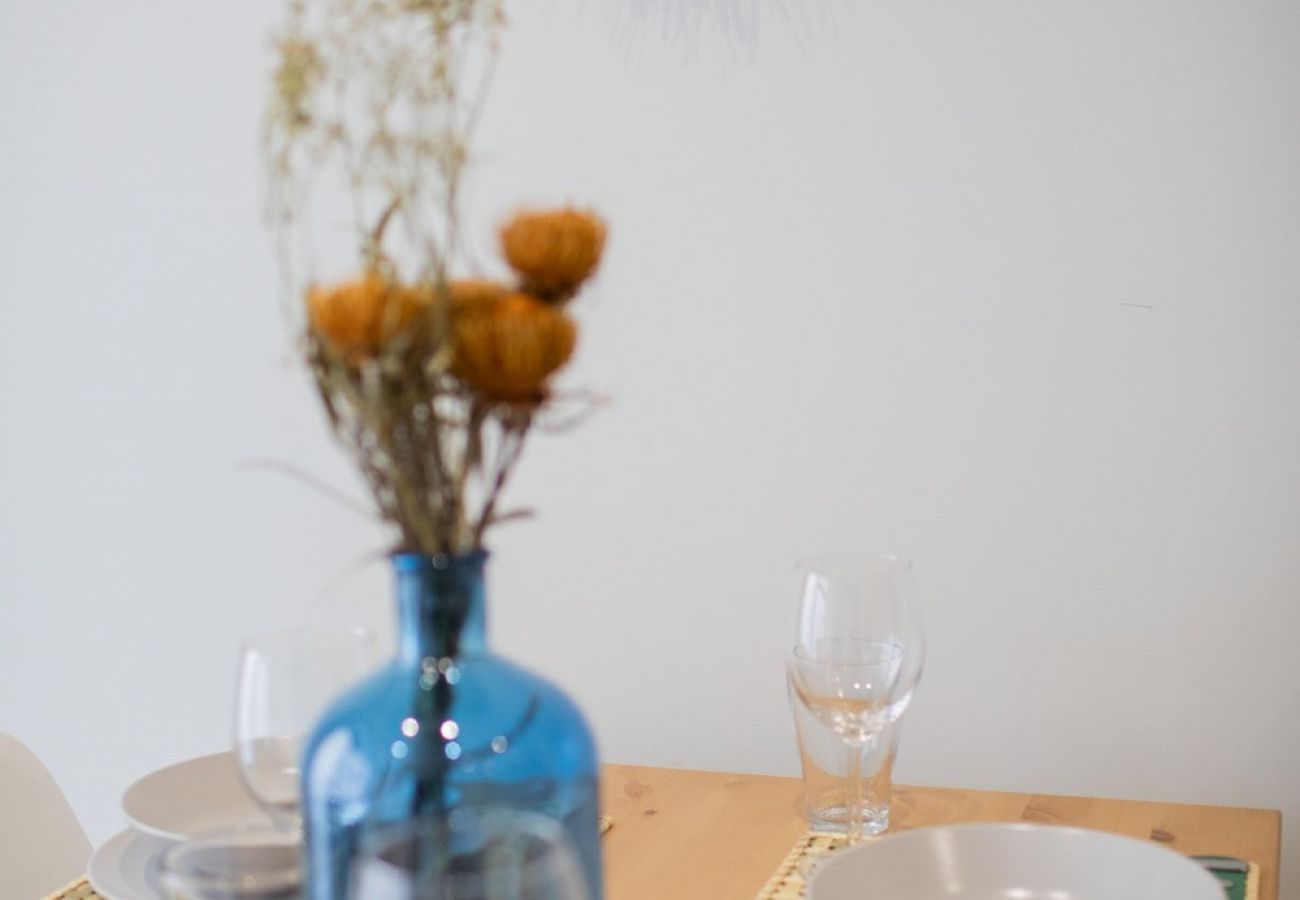 Appartement in Valencia - Port Suite II | 4 Viajeros | AC & WiFi | 15 min Ciudad Artes