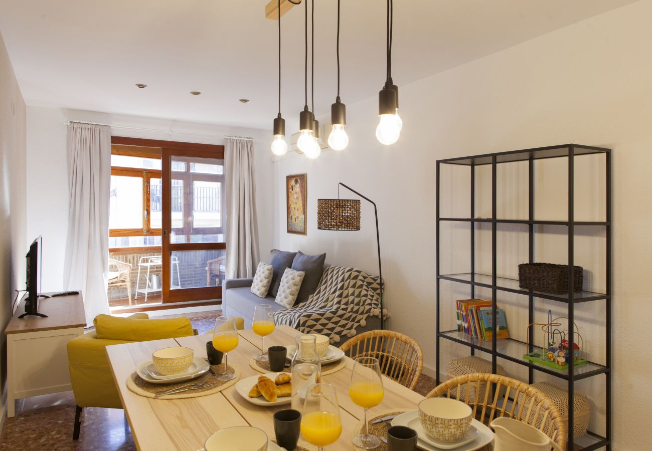 Appartement in Valencia - Old Town Quart Towers Stay I | AC & WiFi | 4 Viajeros