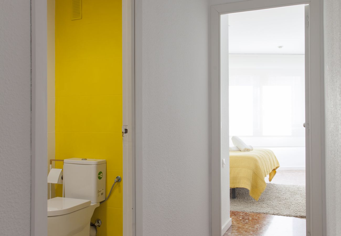 Appartement in Valencia - Old Town Quart Towers Stay I | AC & WiFi | 4 Viajeros