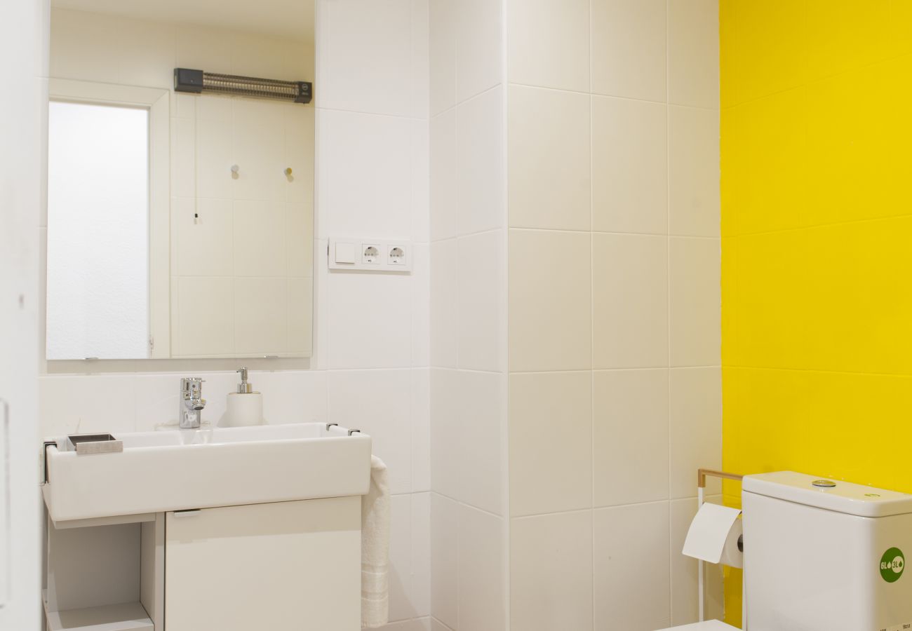 Appartement in Valencia - Old Town Quart Towers Stay I | AC & WiFi | 4 Viajeros