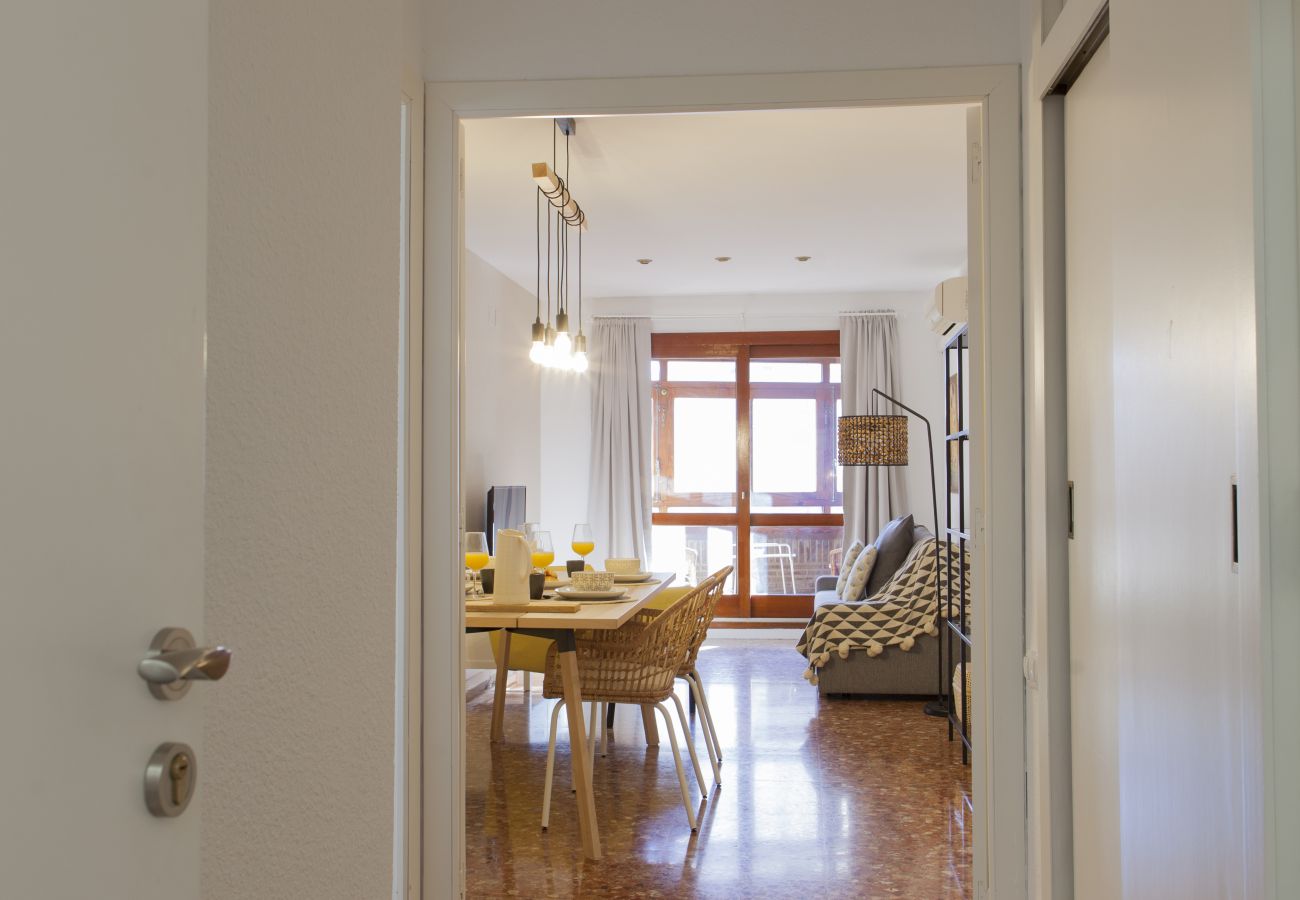 Appartement in Valencia - Old Town Quart Towers Stay I | AC & WiFi | 4 Viajeros