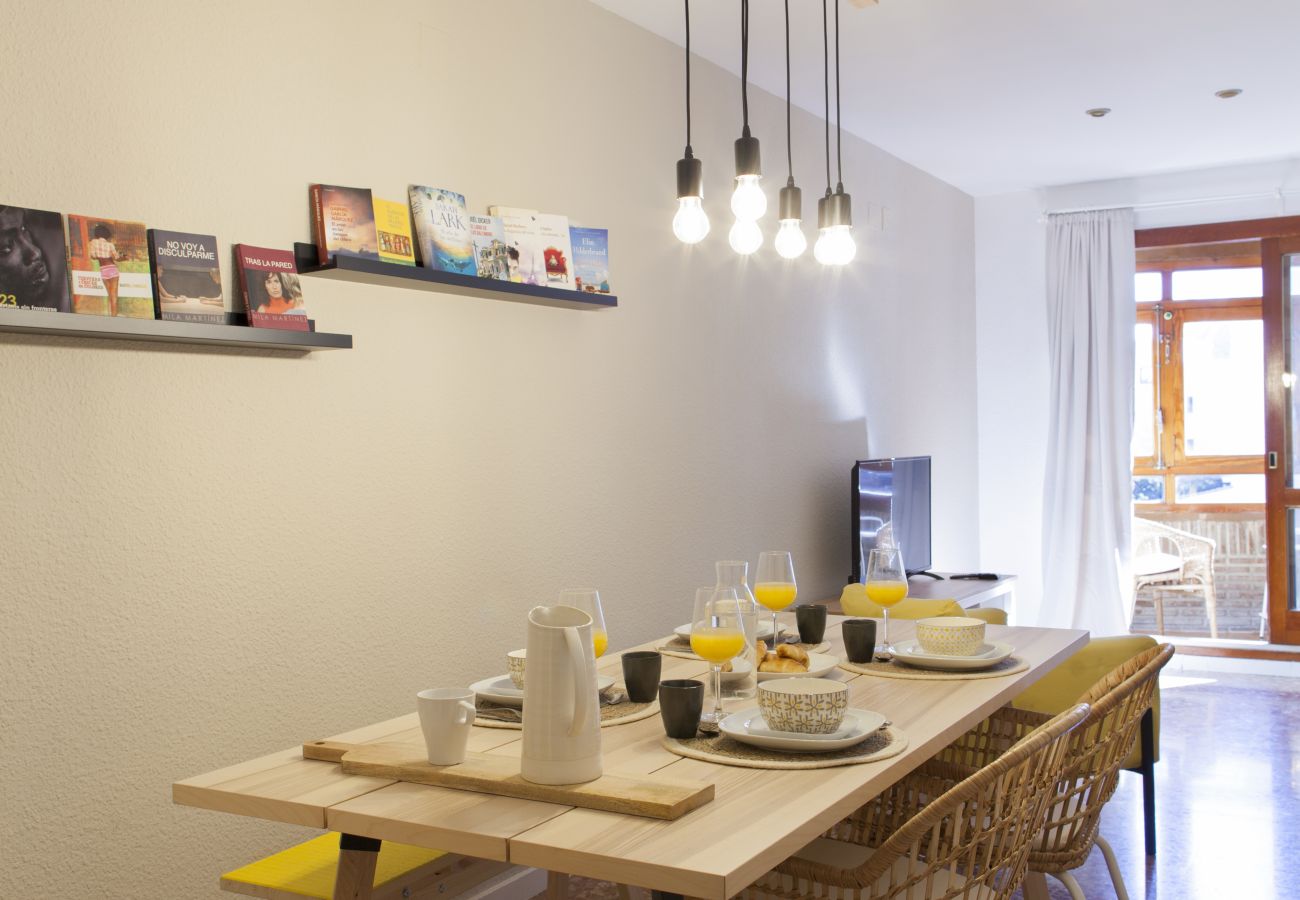 Appartement in Valencia - Old Town Quart Towers Stay I | AC & WiFi | 4 Viajeros