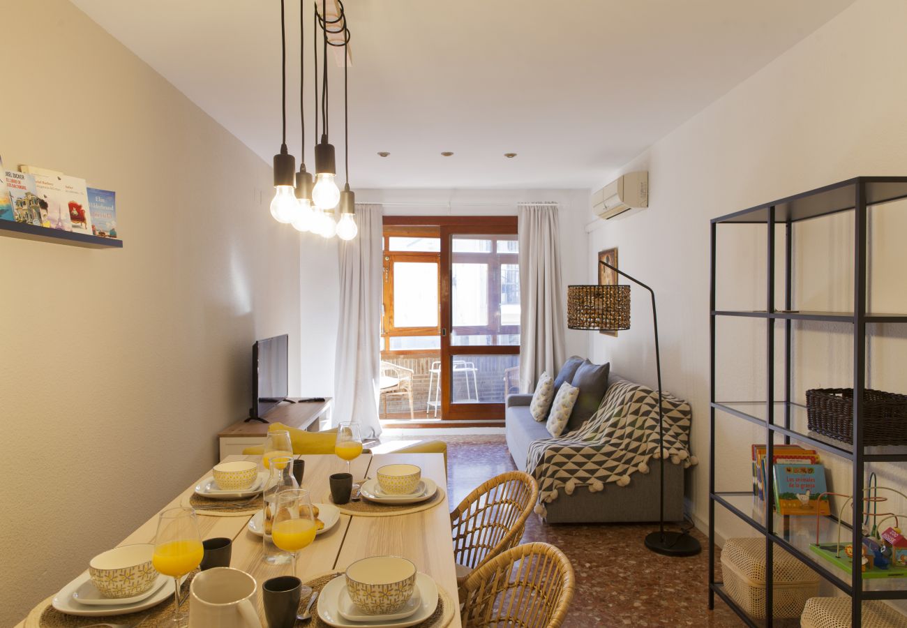 Appartement in Valencia - Old Town Quart Towers Stay I | AC & WiFi | 4 Viajeros