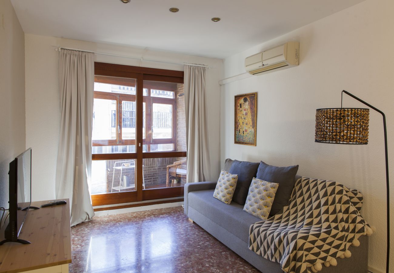 Appartement in Valencia - Old Town Quart Towers Stay I | AC & WiFi | 4 Viajeros