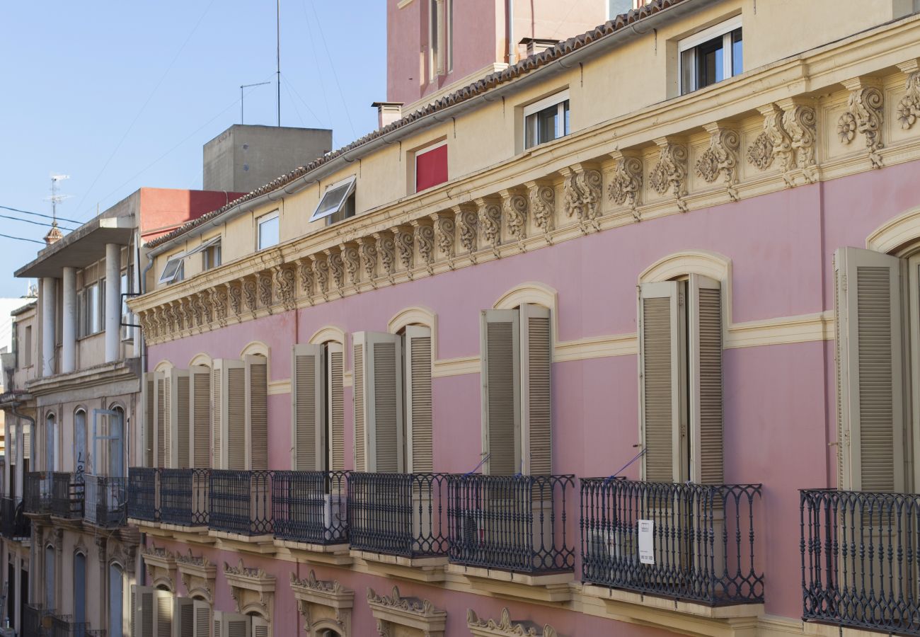 Appartement in Valencia - Old Town Quart Towers Stay I | AC & WiFi | 4 Viajeros