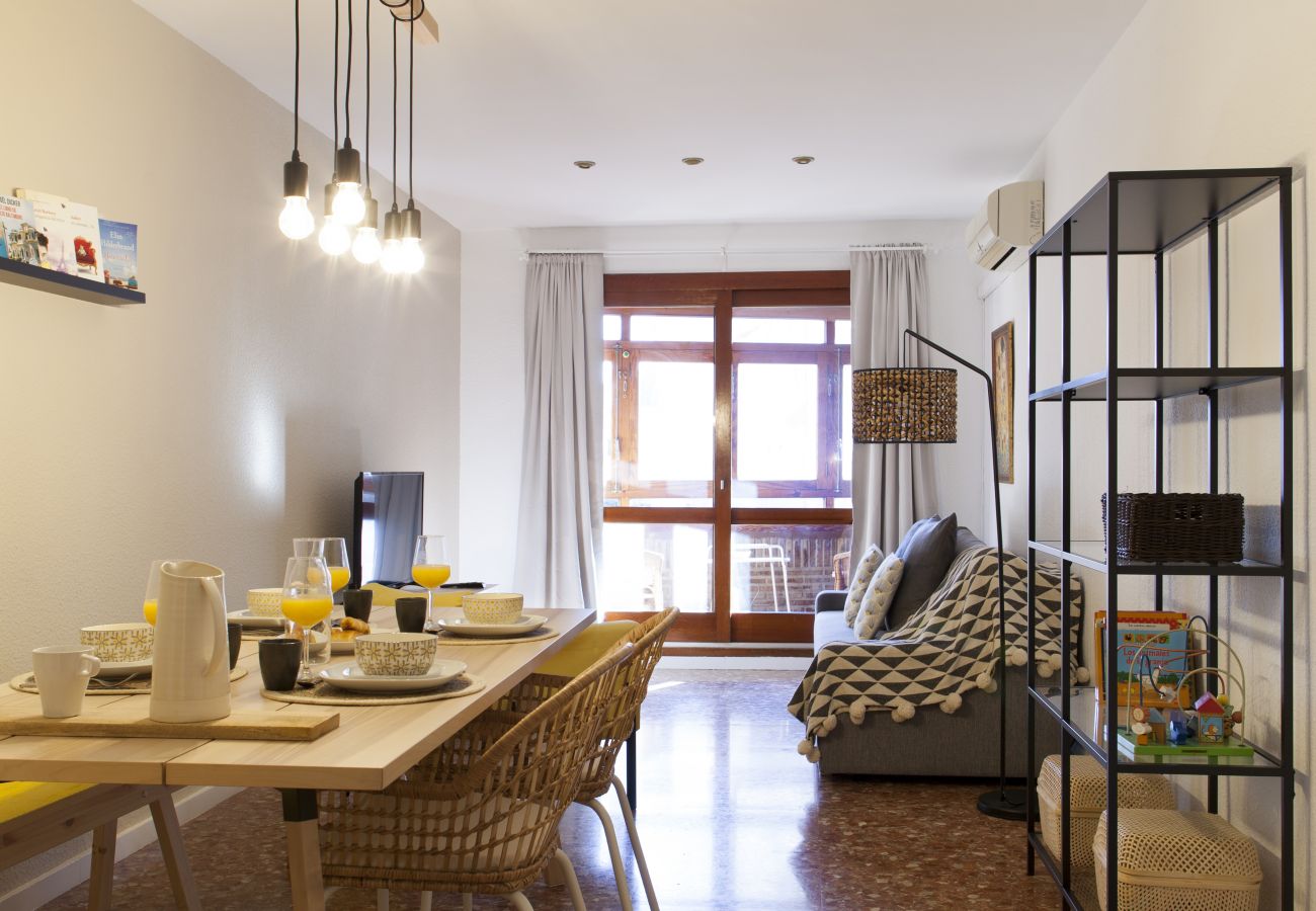 Appartement in Valencia - Old Town Quart Towers Stay I | AC & WiFi | 4 Viajeros
