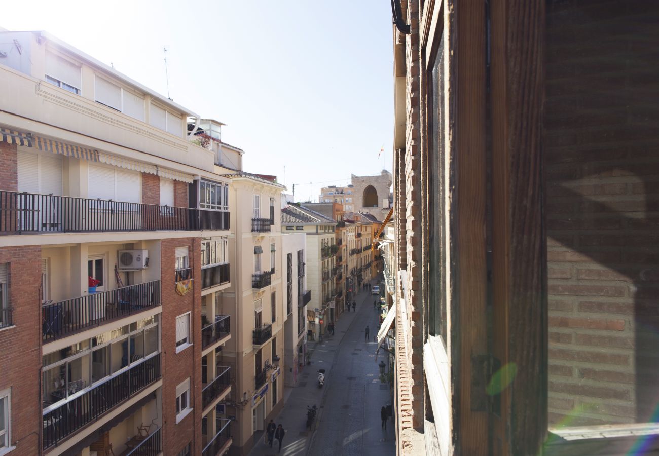 Appartement in Valencia - Old Town Quart Towers Stay I | AC & WiFi | 4 Viajeros
