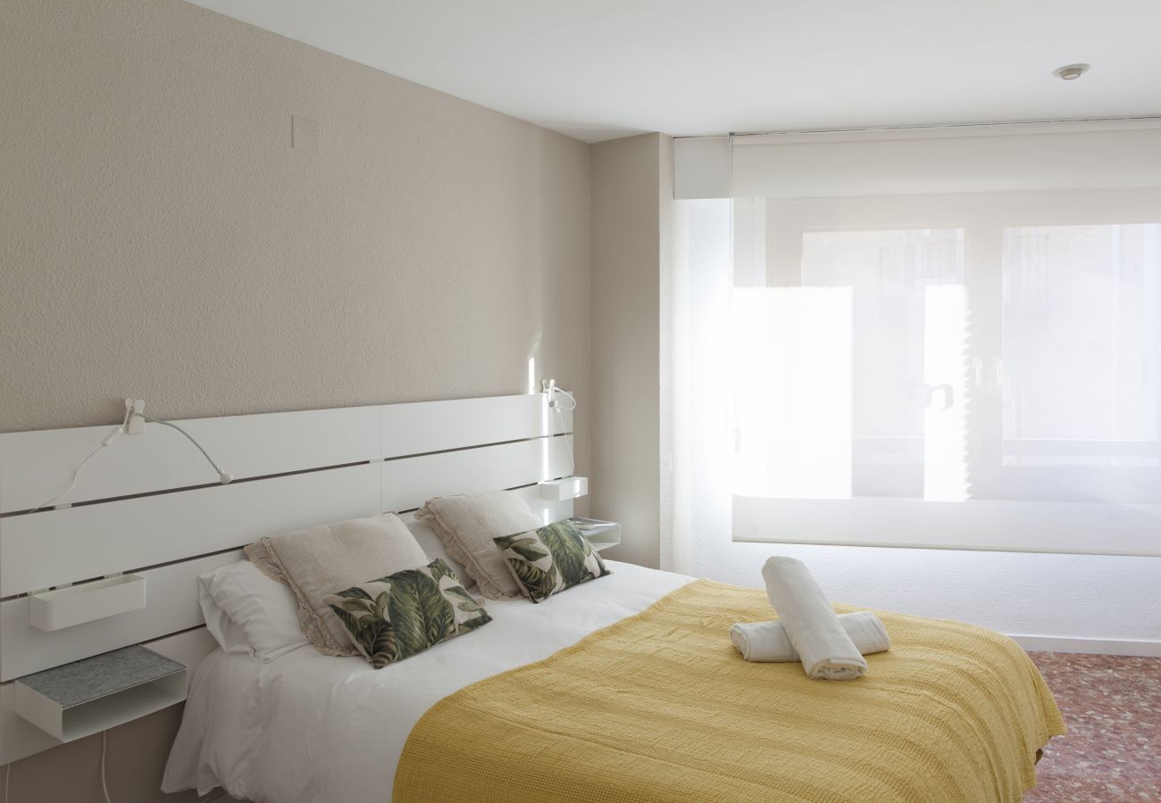 Appartement in Valencia - Old Town Quart Towers Stay I | AC & WiFi | 4 Viajeros