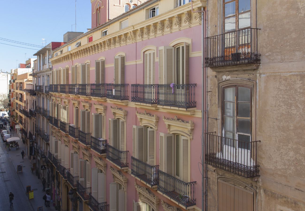 Appartement in Valencia - Old Town Quart Towers Stay I | AC & WiFi | 4 Viajeros