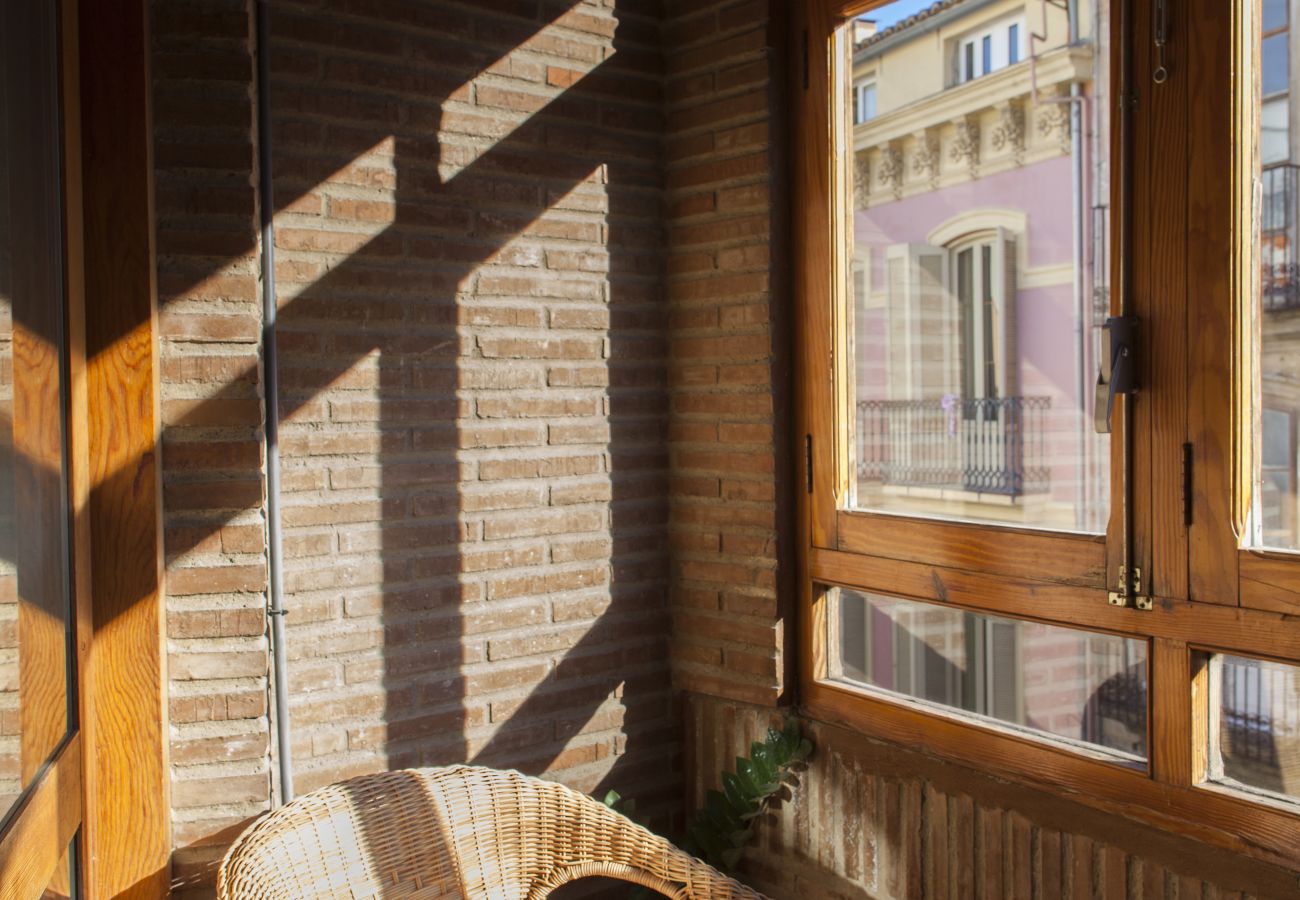 Appartement in Valencia - Old Town Quart Towers Stay I | AC & WiFi | 4 Viajeros