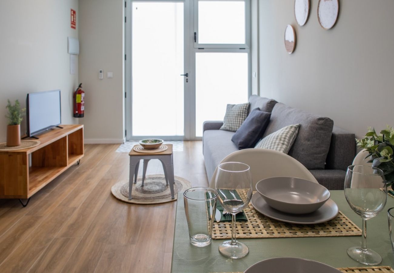 Appartement in Valencia - Port Suite VIII | 4 Viajeros | AC & WiFi | 15 min Ciudad Artes