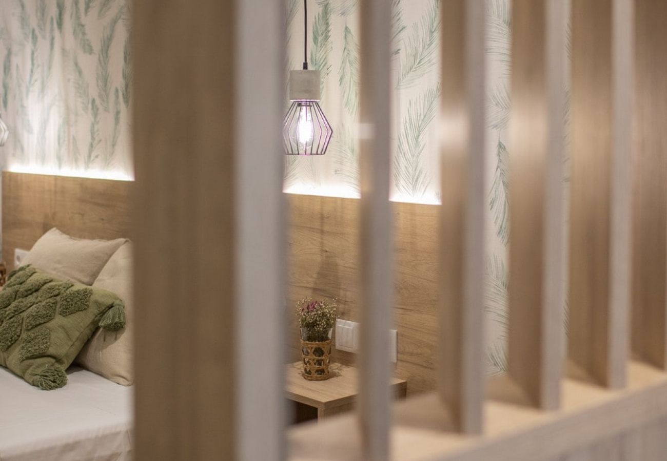 Appartement in Valencia - Port Suite VIII | 4 Viajeros | AC & WiFi | 15 min Ciudad Artes