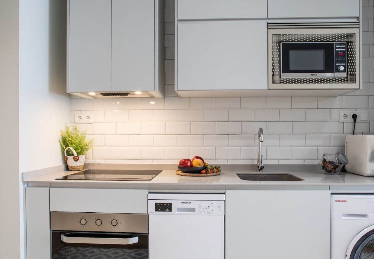 Appartement in Valencia - Port Suite VIII | 4 Viajeros | AC & WiFi | 15 min Ciudad Artes