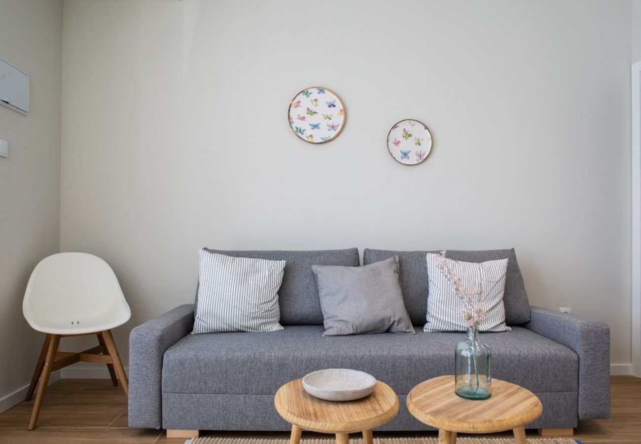 Appartement in Valencia - Port Suite VI | 6 Viajeros | AC & WiFi | 15 min Ciudad Artes