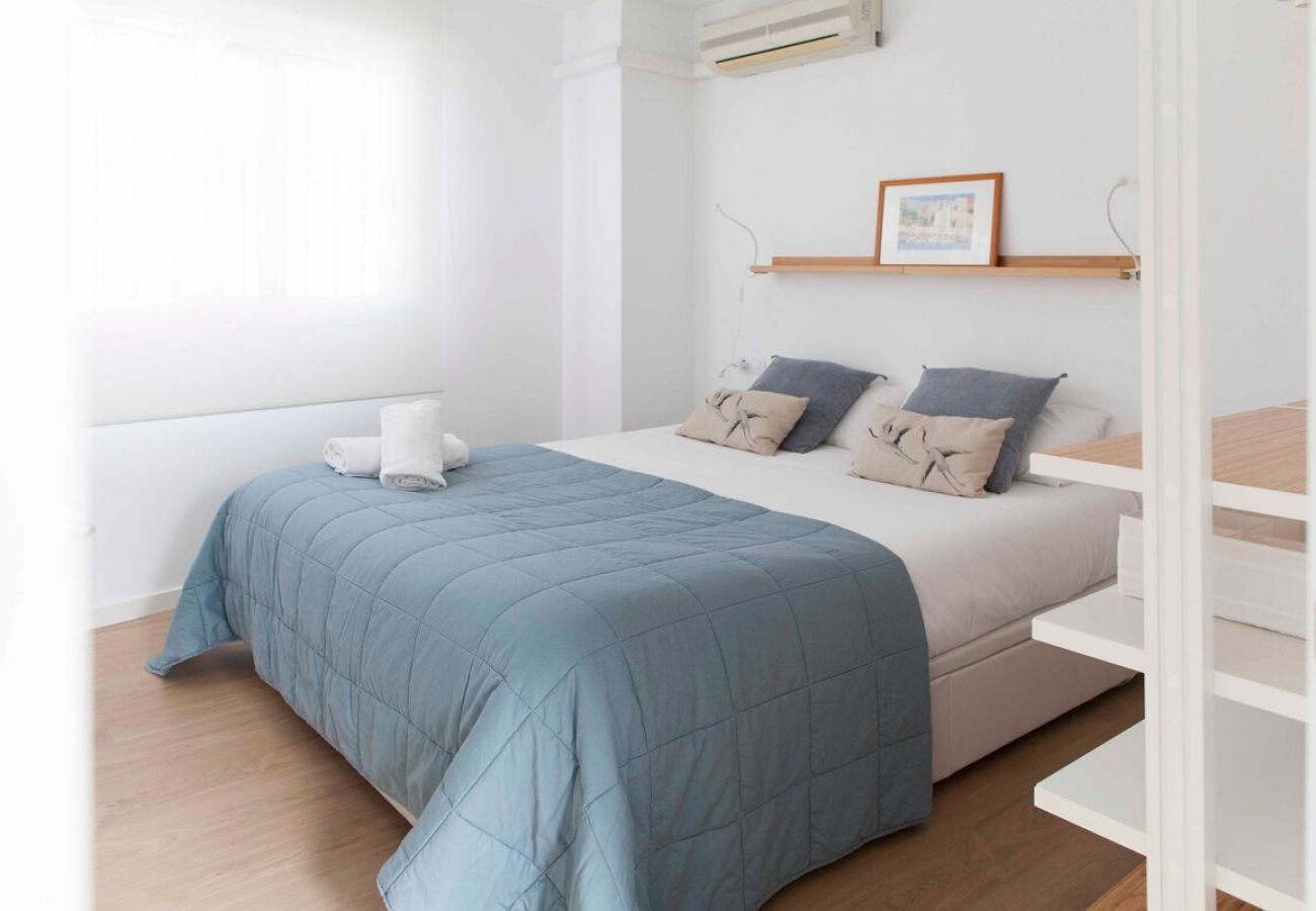 Appartement in Valencia - Old Town Quart Towers Stay II | AC & WiFi | 4 Viajeros