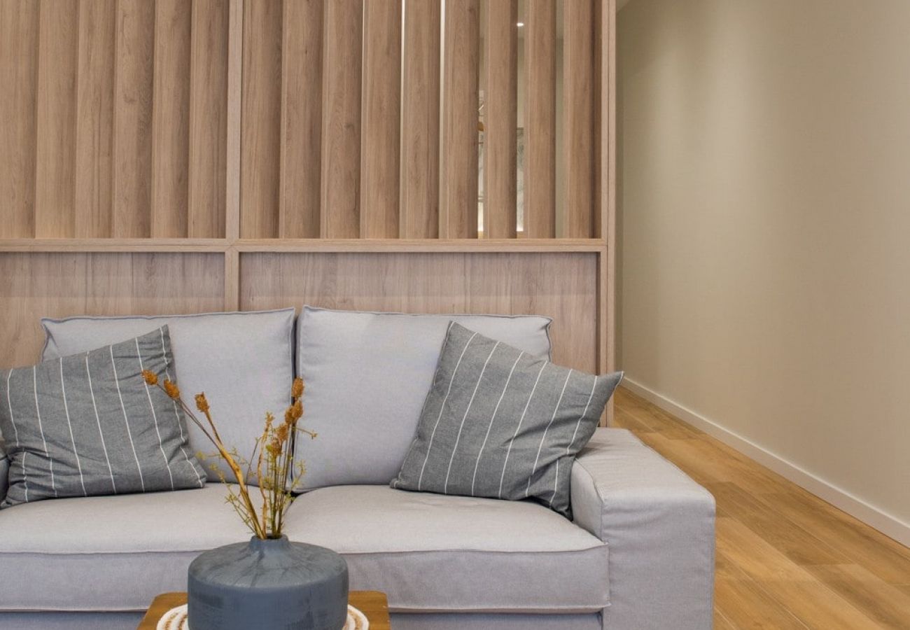 Appartement in Valencia - Port Suite I | 4 Viajeros | AC & WiFi | 15 min Ciudad Artes