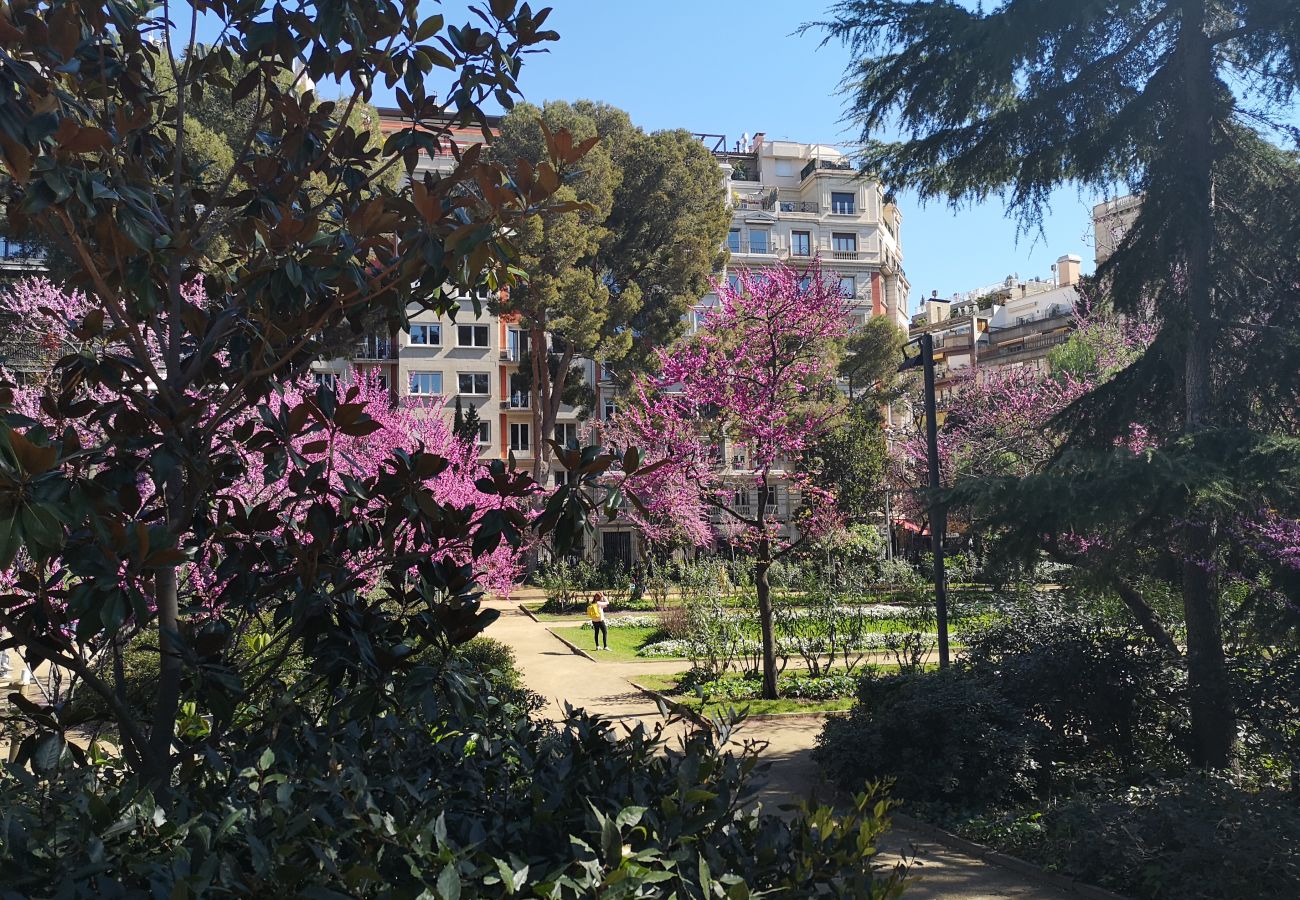 Appartement in Barcelona - TURO PARK, precioso apartamento con balcón