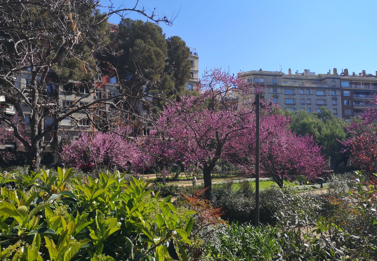 Appartement in Barcelona - TURO PARK, precioso apartamento con balcón