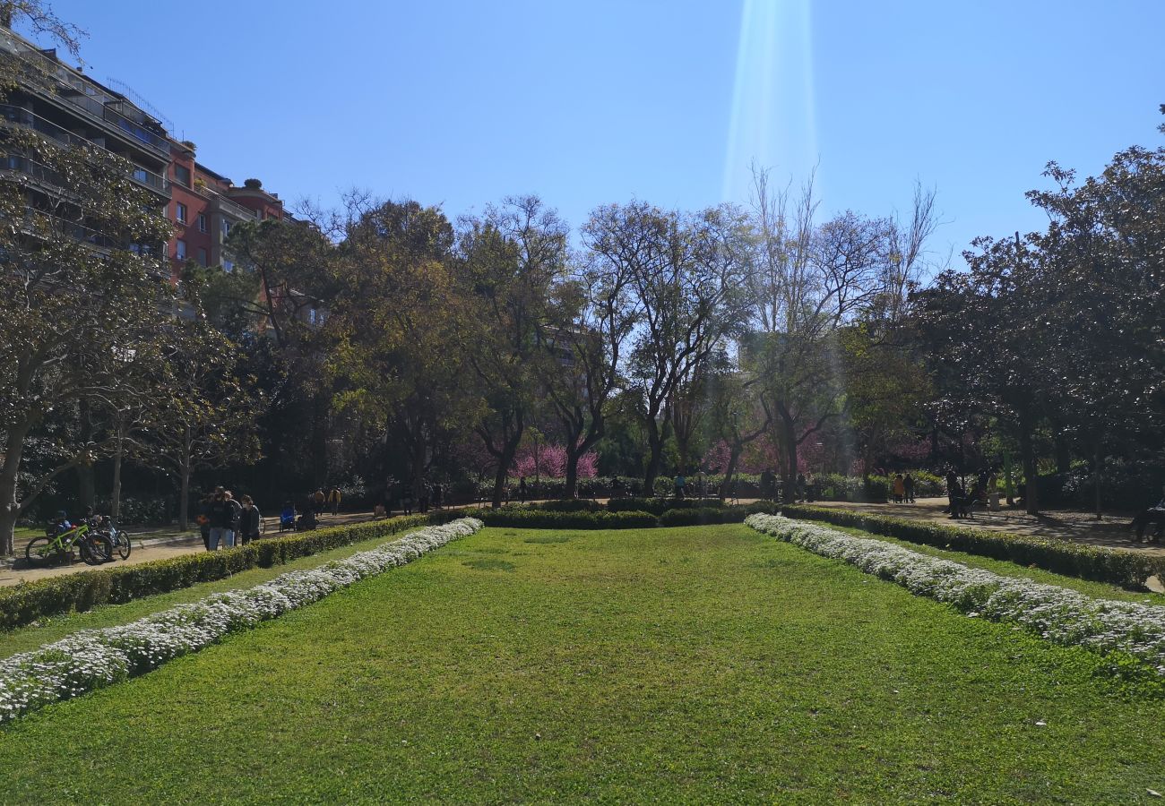 Appartement in Barcelona - TURO PARK, precioso apartamento con balcón