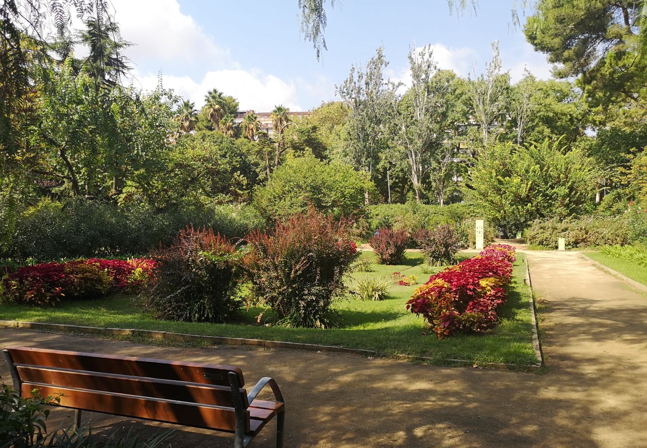 Appartement in Barcelona - TURO PARK, precioso apartamento con balcón