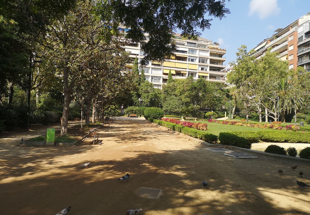 Appartement in Barcelona - TURO PARK, precioso apartamento con balcón