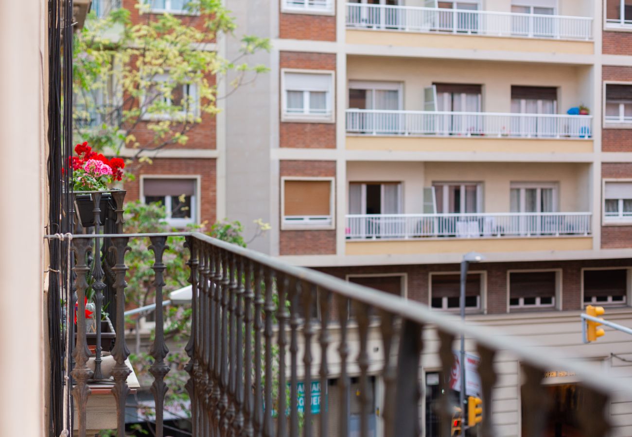 Appartement in Barcelona - TURO PARK, precioso apartamento con balcón