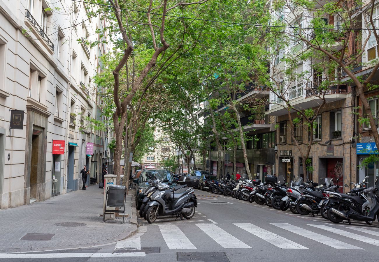 Appartement in Barcelona - TURO PARK, precioso apartamento con balcón