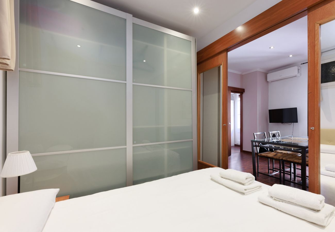 Appartement in Barcelona - TURO PARK, precioso apartamento con balcón