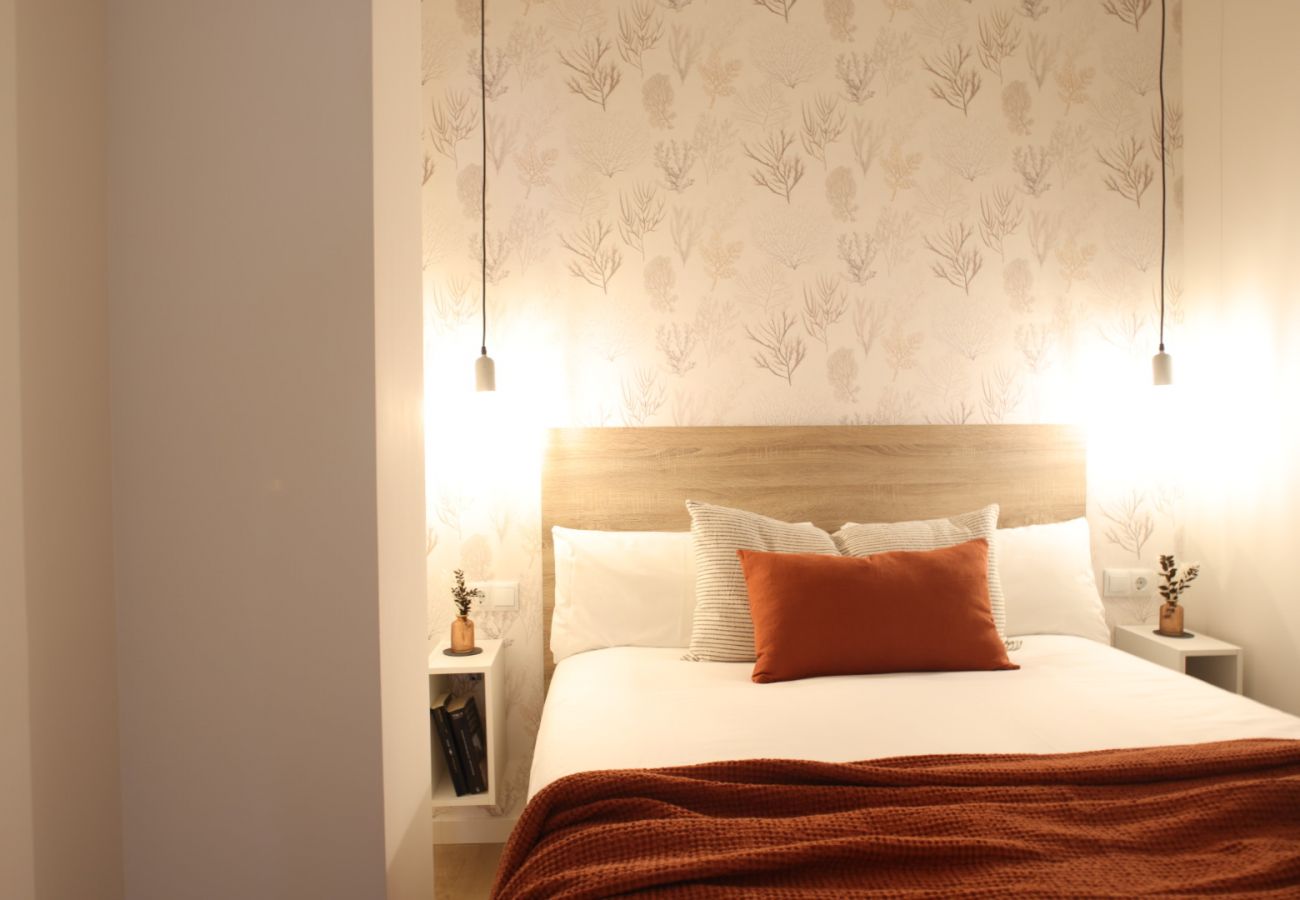Appartement in Valencia - The Sea Rooms I | AC & WIFI | 15 min Playa