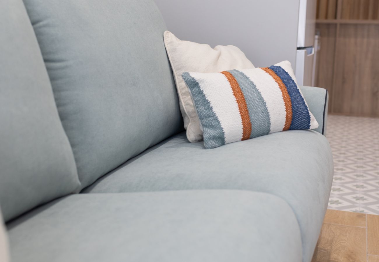 Appartement in Valencia - The Sea Rooms III | AC & WIFI | 15 min Playa
