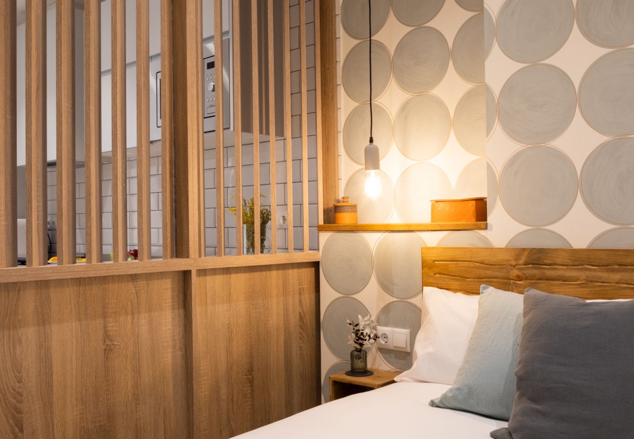 Appartement in Valencia - The Sea Rooms III | AC & WIFI | 15 min Playa