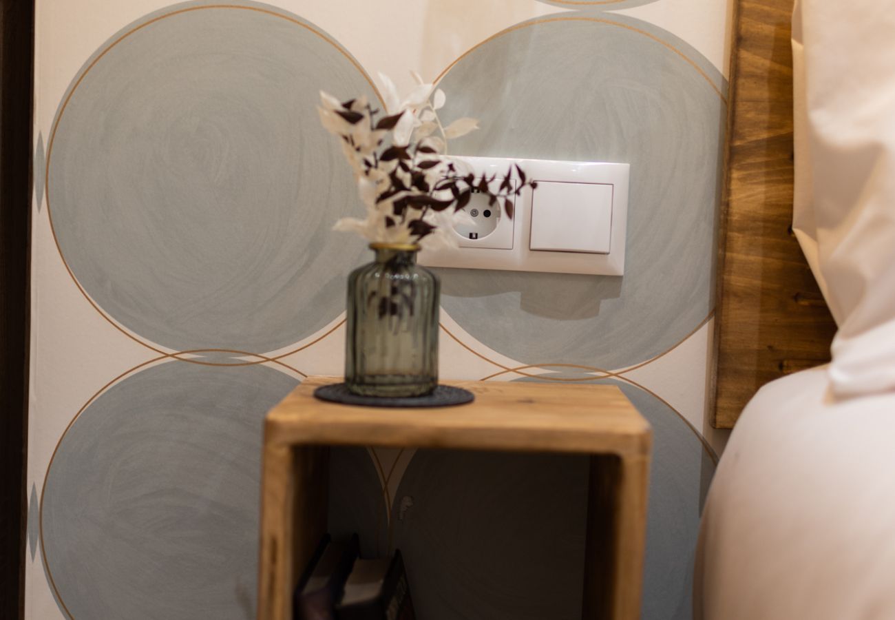 Appartement in Valencia - The Sea Rooms III | AC & WIFI | 15 min Playa