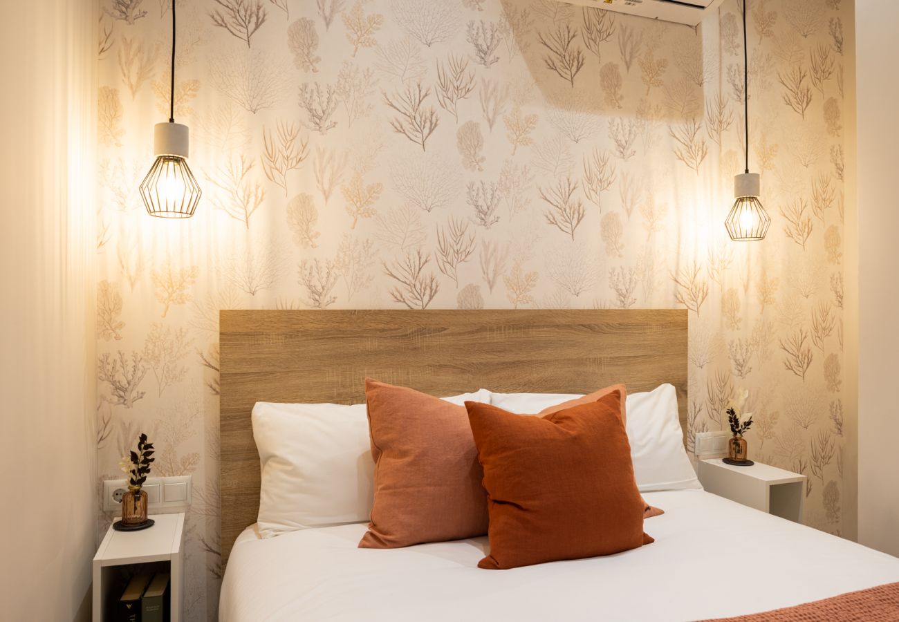 Appartement in Valencia - The Sea Rooms IV | AC & WIFI | 15 min Playa